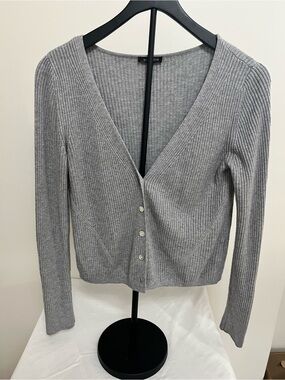 Dynamite Light Gray Ribbed Knit V-Neck Cardigan